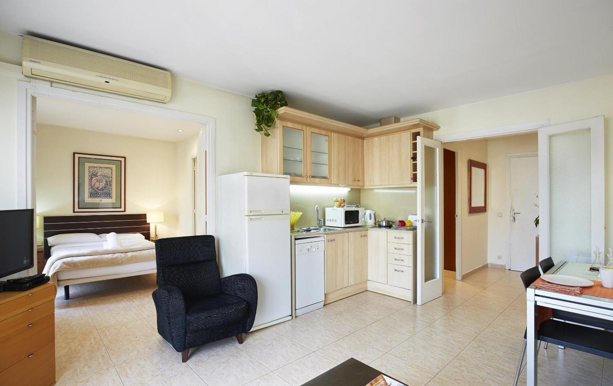 Apartamentos Calvet Barcelona Eksteriør bilde